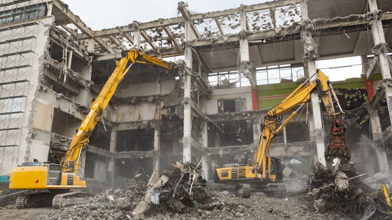 Abriss Berlin – Schwerlast-Bagger